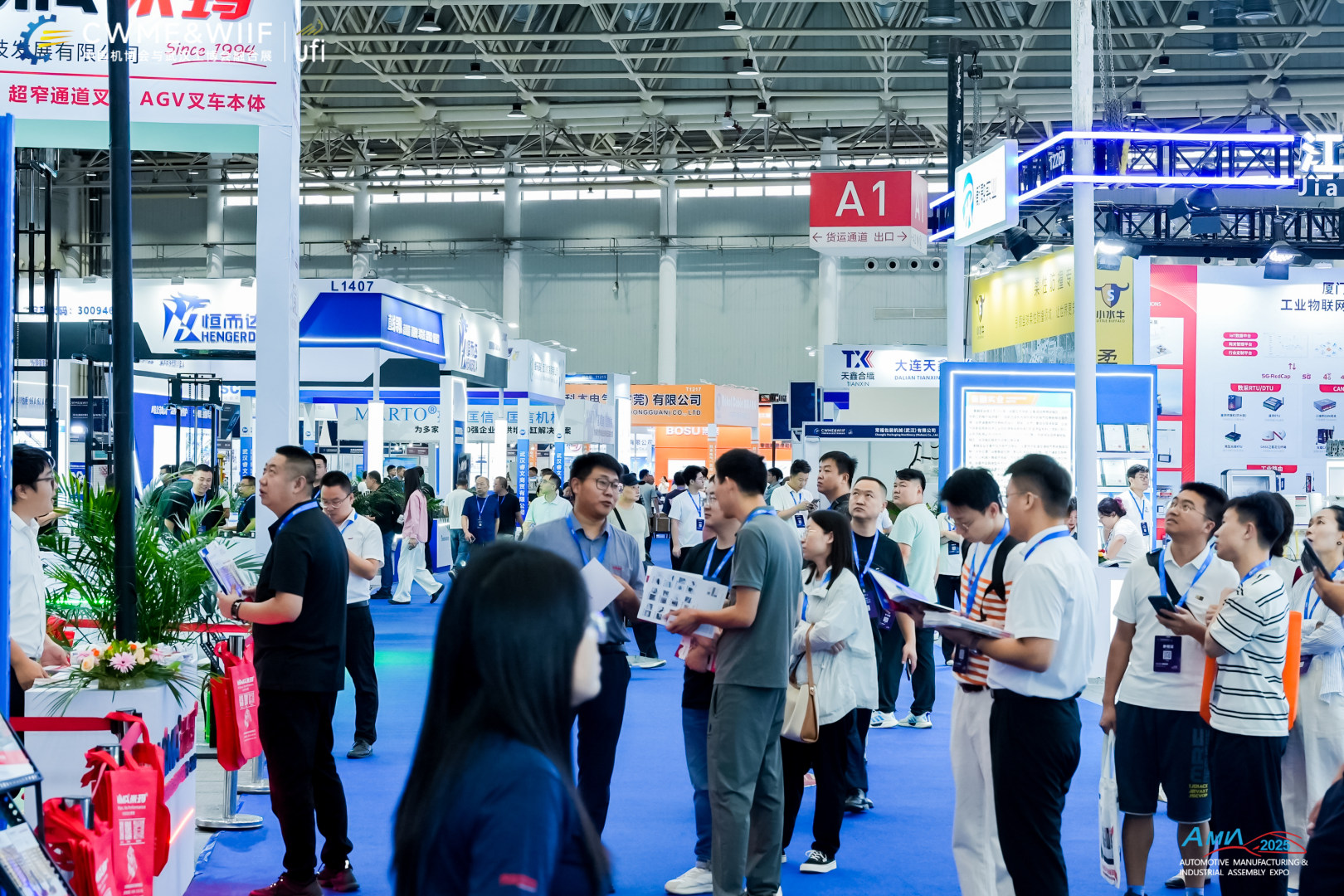 人多5.jpg 人多5.jpg